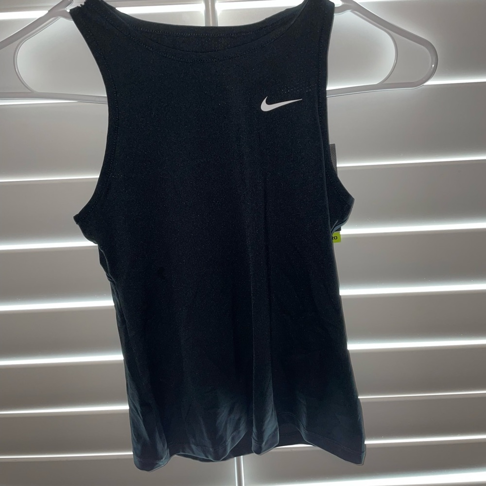 BRAND NEW Nike top